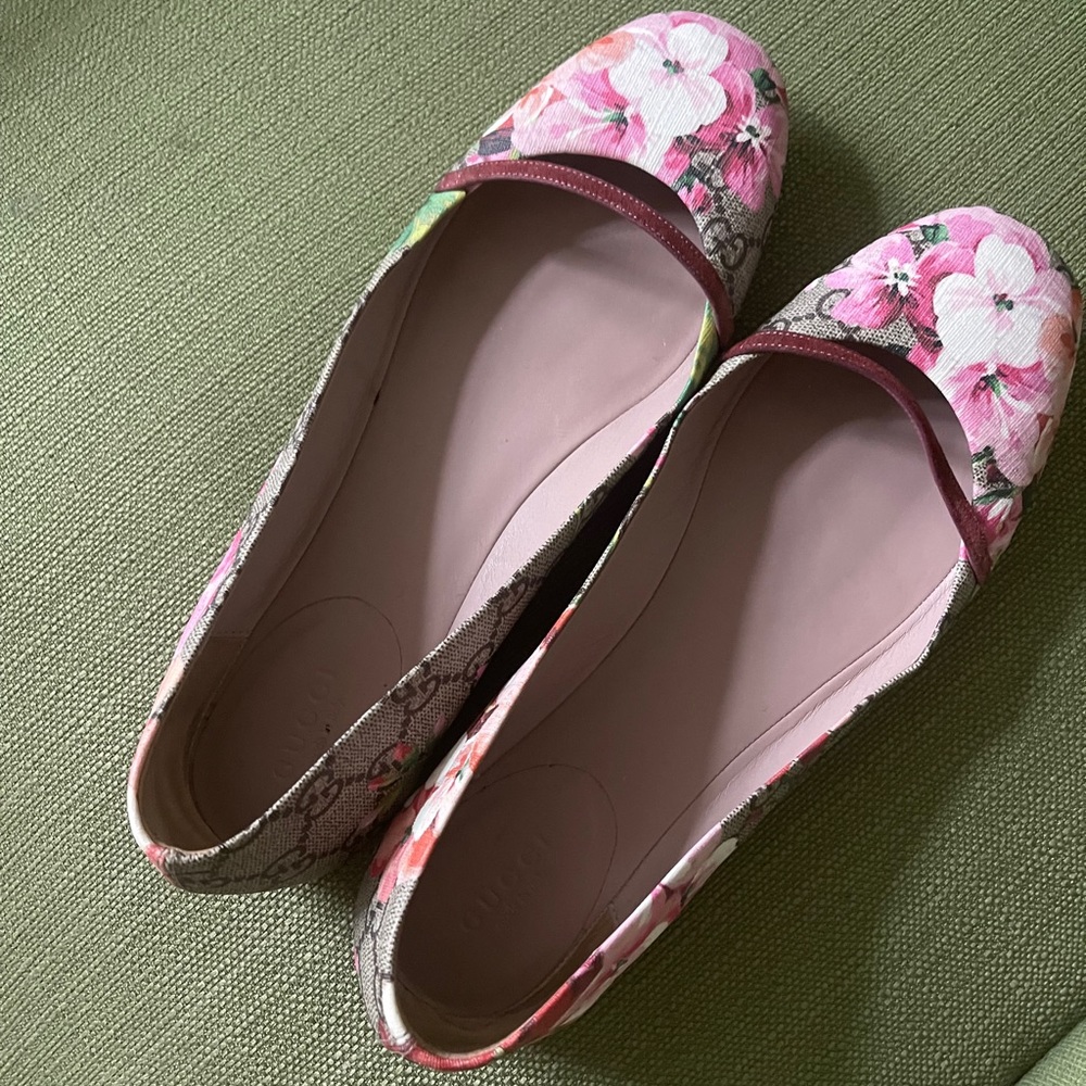 Shoe